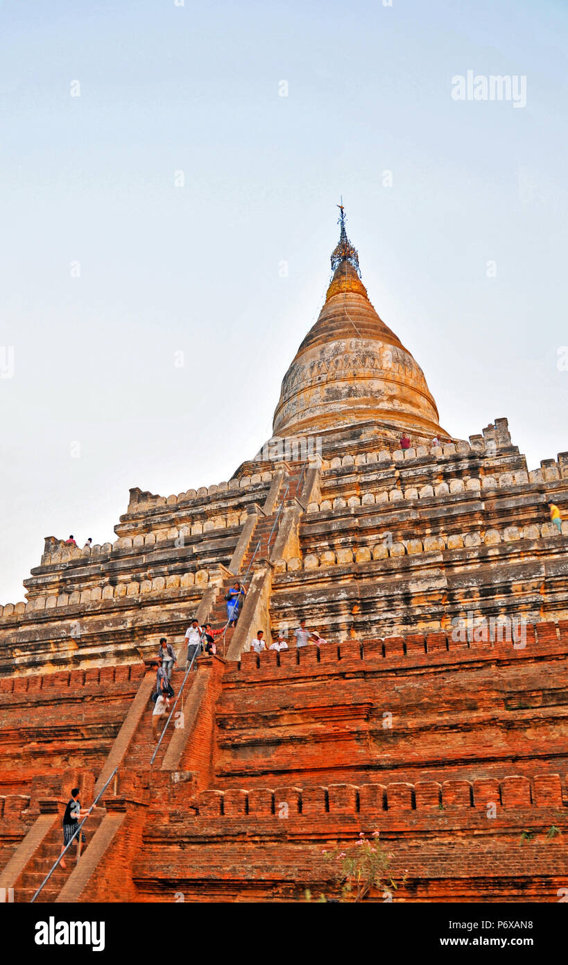 Shwesandaw Pagode, die sich in 1057-1058 erbaut von König Anawrahta, Bagan, Mandalay, Myanmar Stockfoto