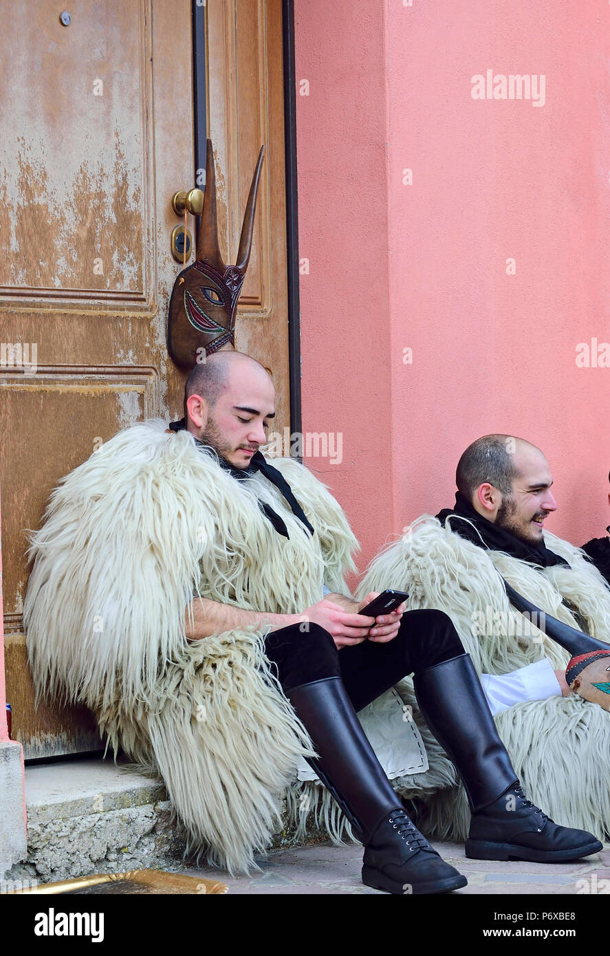 Dressing Zeremonie, Karneval, Ottana, Sardinien Stockfoto