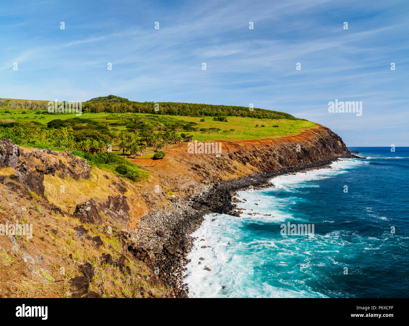 Küste-Blick Richtung Vulkans Rano Kau, Osterinsel, Chile Stockfoto