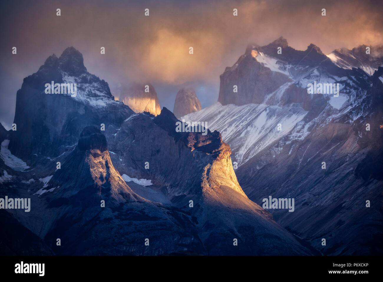 Südamerika, Patagonien, Chile, Torres del Paine Nationalpark, Cuernos Del Paine Stockfoto Südamerika, Patagonien, Chile, Torres del Paine Nationalpark, Cuernos Del Paine Stockfoto