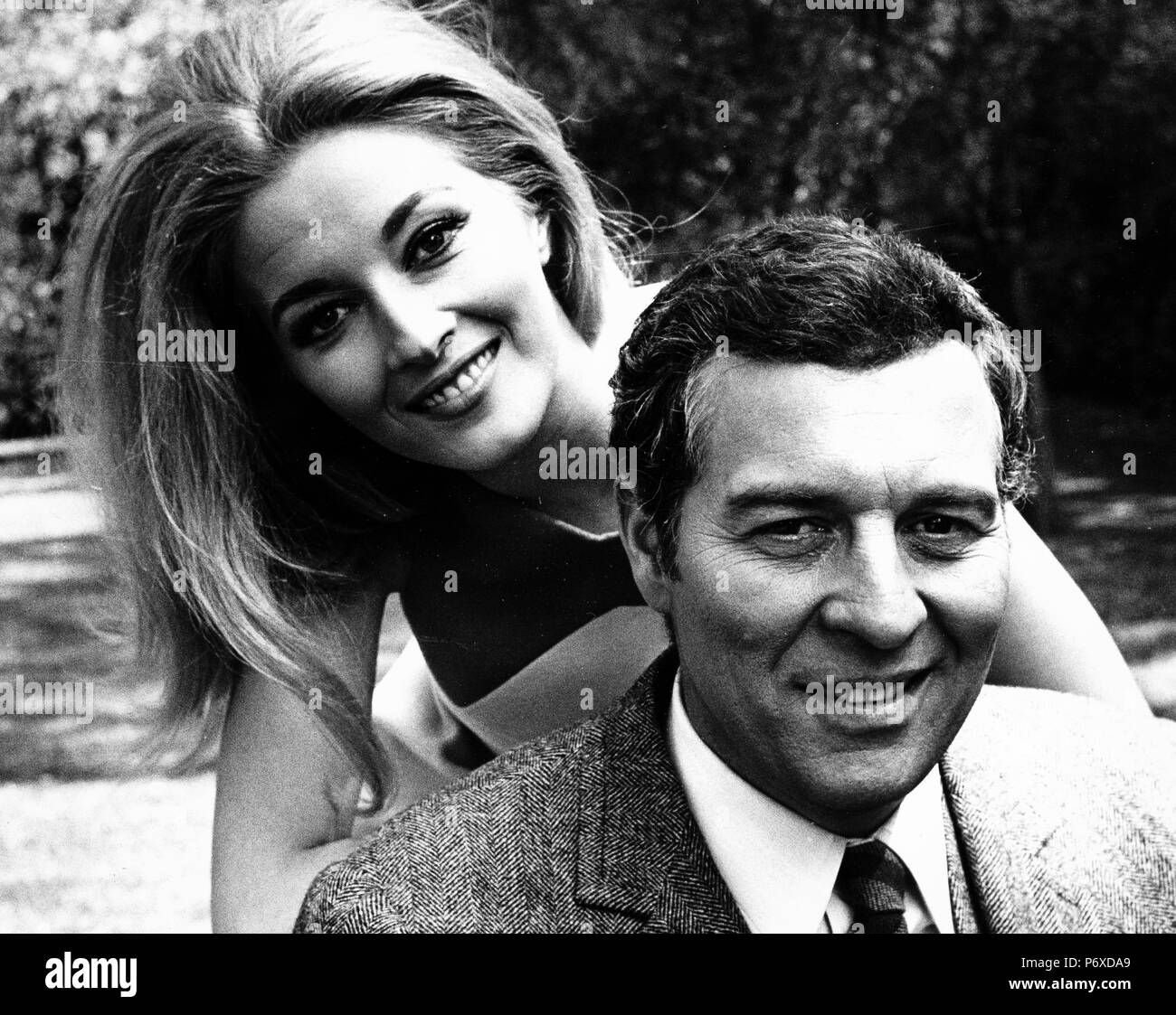 Sidney Chaplin, Daniela Bianchi, 1967 Stockfoto