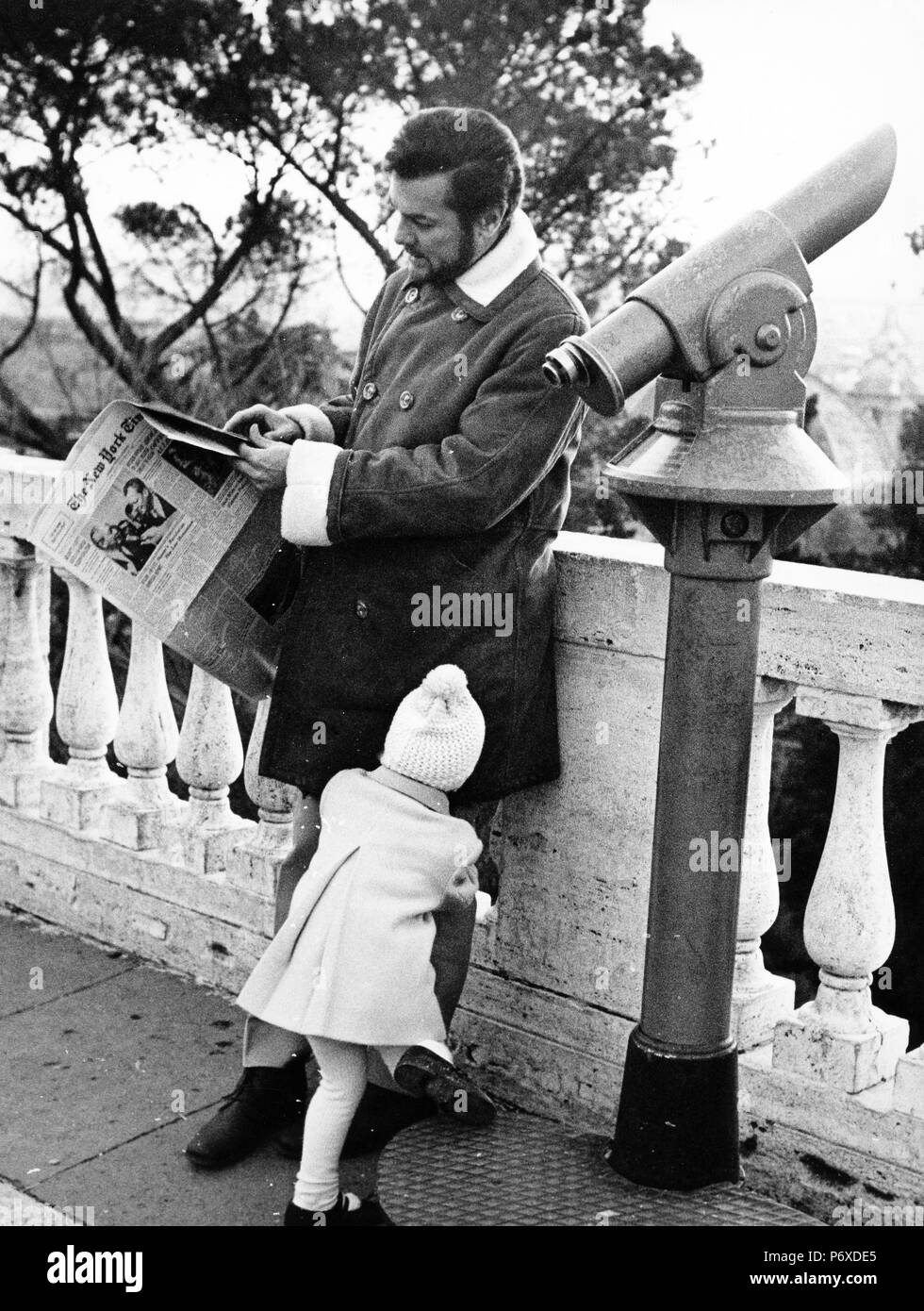 Tony Curtis mit Tochter, 60 s Stockfoto