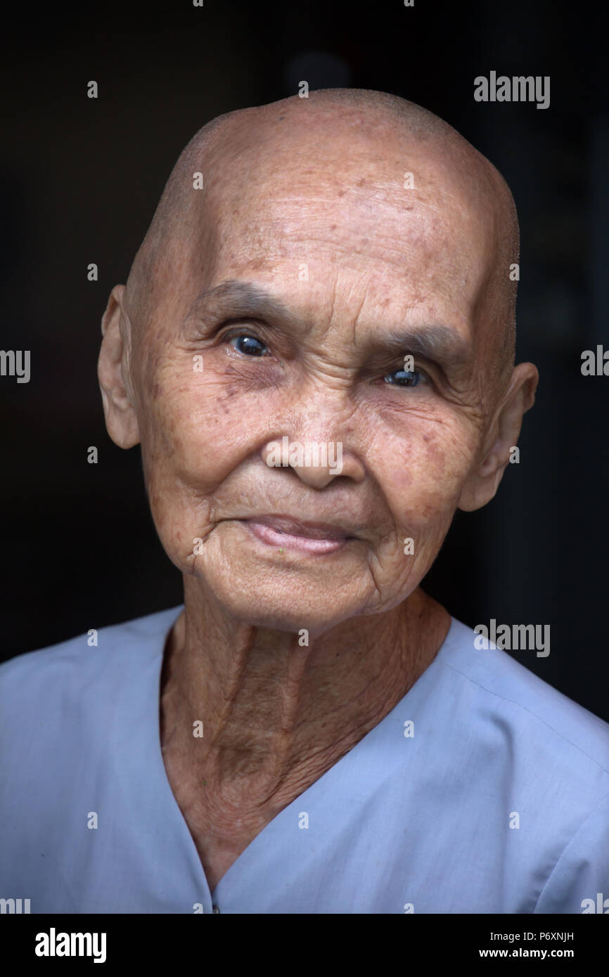 Kahlen buddhistische Nonne in Hanoi, Vietnam Stockfoto