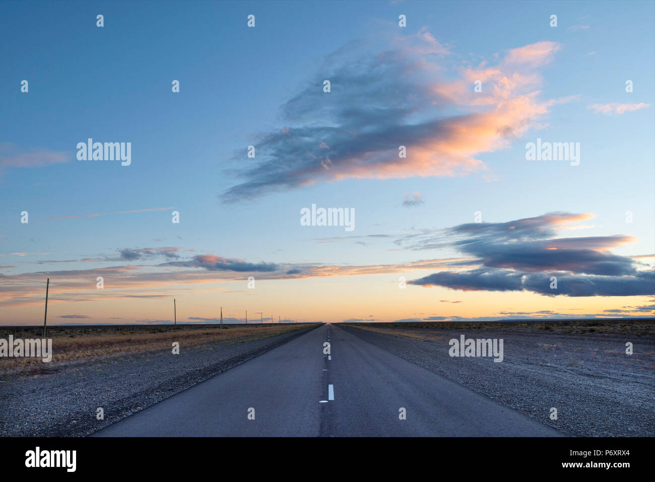 Südamerika, Patagonien, Argentinien, Ruta 40 nach Sonnenuntergang Stockfoto Südamerika, Patagonien, Argentinien, Ruta 40 nach Sonnenuntergang Stockfoto
