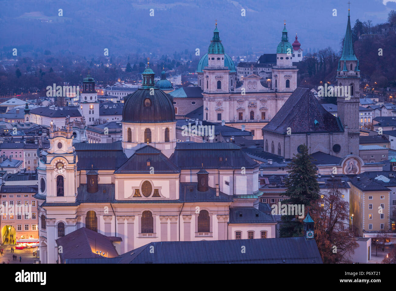 Österreich, Salzburger Land, Salzburg, erhöhten Stadtblick, Dämmerung Stockfoto