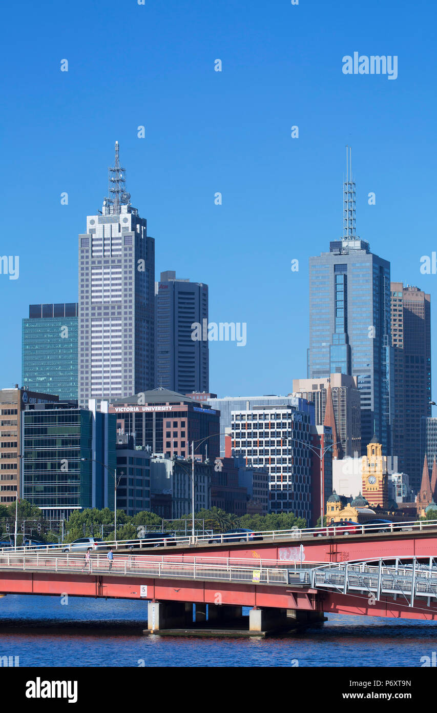 Skyline von Melbourne entlang Yarra River, Melbourne, Victoria, Australien Stockfoto