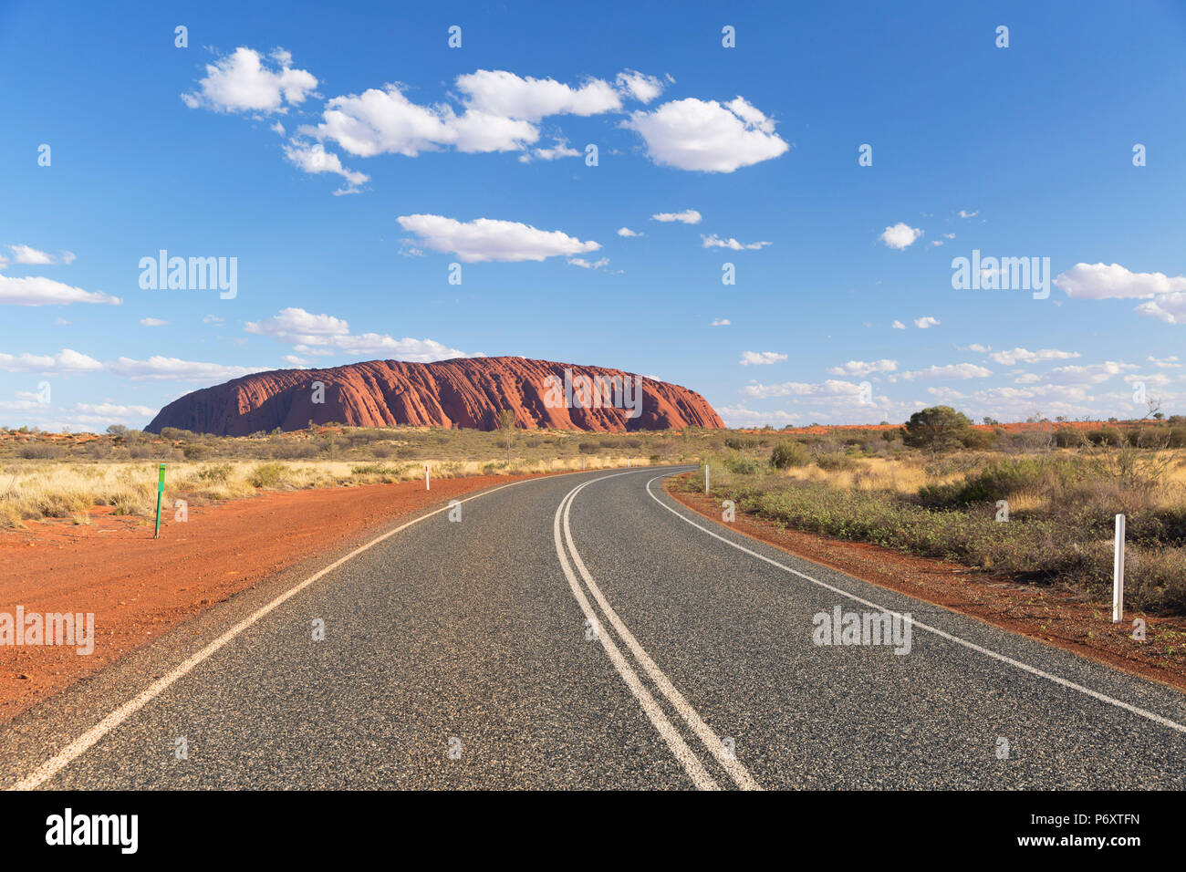Uluru (UNESCO-Weltkulturerbe), Uluru-Kata Tjuta National Park, Northern Territory, Australien Stockfoto