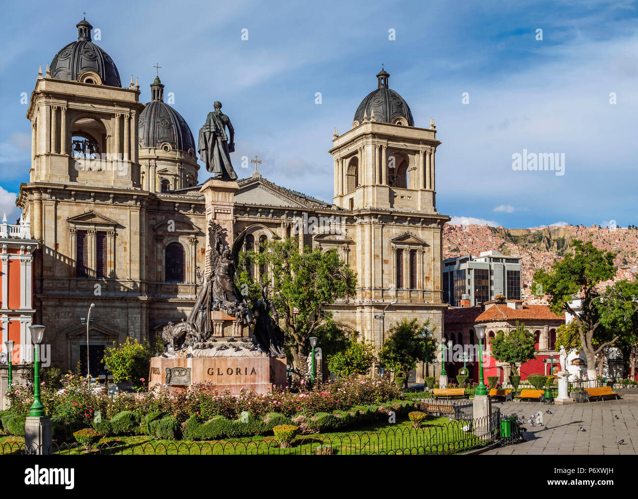 Plaza Murillo mit Dom der Basilika Unserer Lieben Frau des Friedens, La Paz, Bolivien Stockfoto Plaza Murillo mit Dom der Basilika Unserer Lieben Frau des Friedens, La Paz, Bolivien Stockfoto