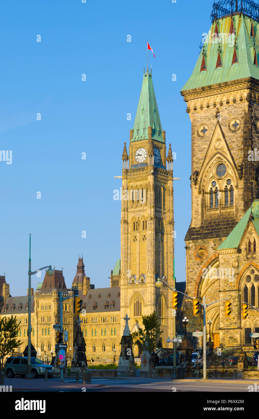Kanada, Ontario, Ottawa, kanadischen Parlament, Center Block und Peace Tower, East Block auf der rechten Seite Stockfoto