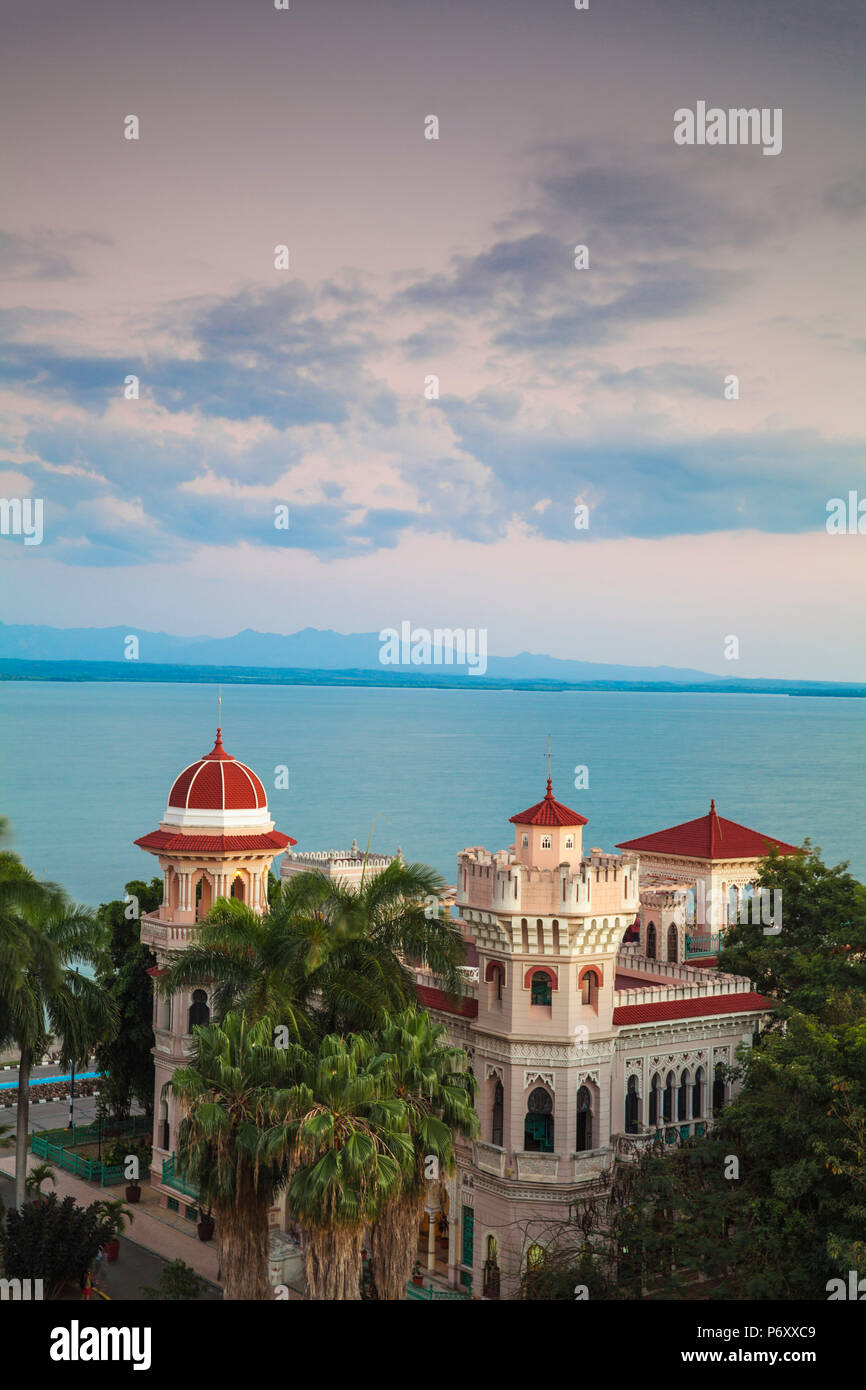 Cuba, Cienfuegos, Punta Gorda, Palacio de ValleÂ - jetzt ein Restaurant, Museum und Bar Stockfoto