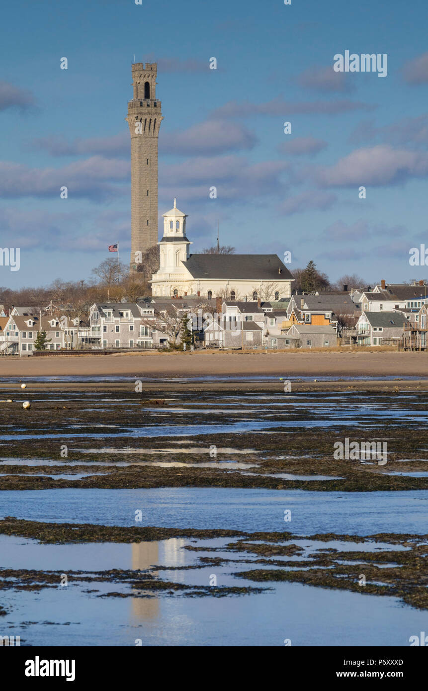 USA, Massachusetts, Provincetown, Cape Cod Stadt Skyline mit Provincetown Denkmal Stockfoto