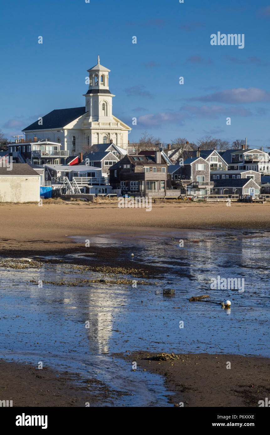 USA, Massachusetts, Cape Cod, Provincetown, Stadt, Skyline mit Bibliothek, morgen Stockfoto