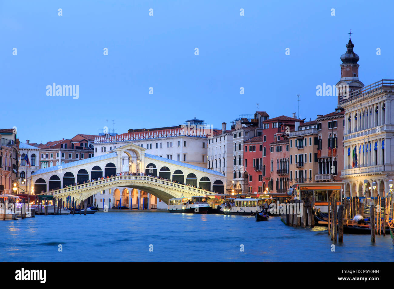 Italien, Veneto, Venedig, Sestiere von Rialto Rialtobrücke Stockfoto