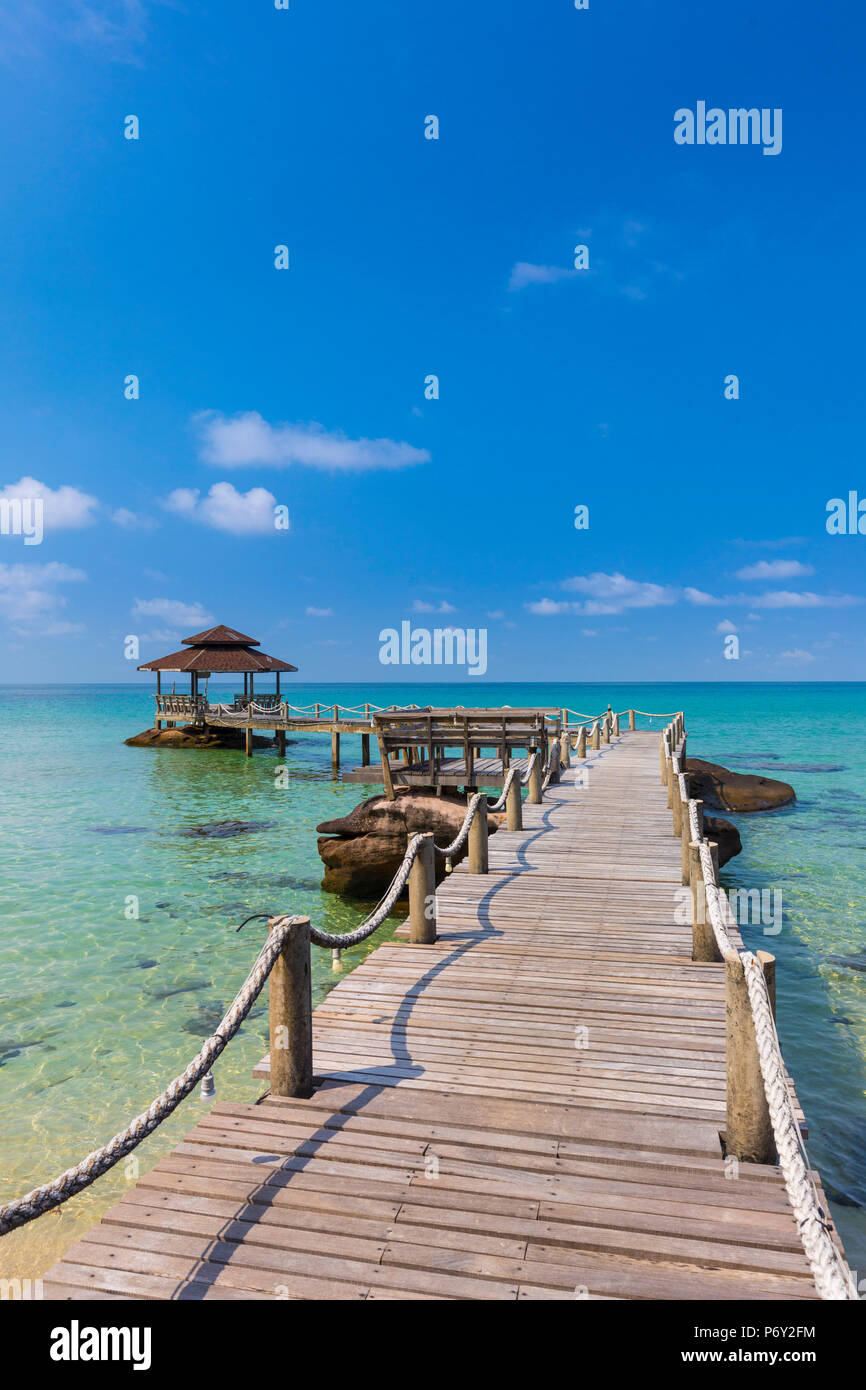 Tropischen Strand auf einer Insel nr Ko Chang, Thailand Stockfoto