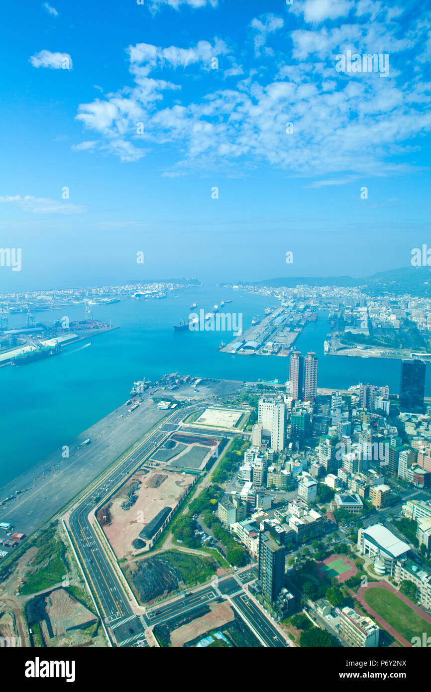 Taiwan Kaohsiung, Blick auf den Hafen und die Stadt. Stockfoto