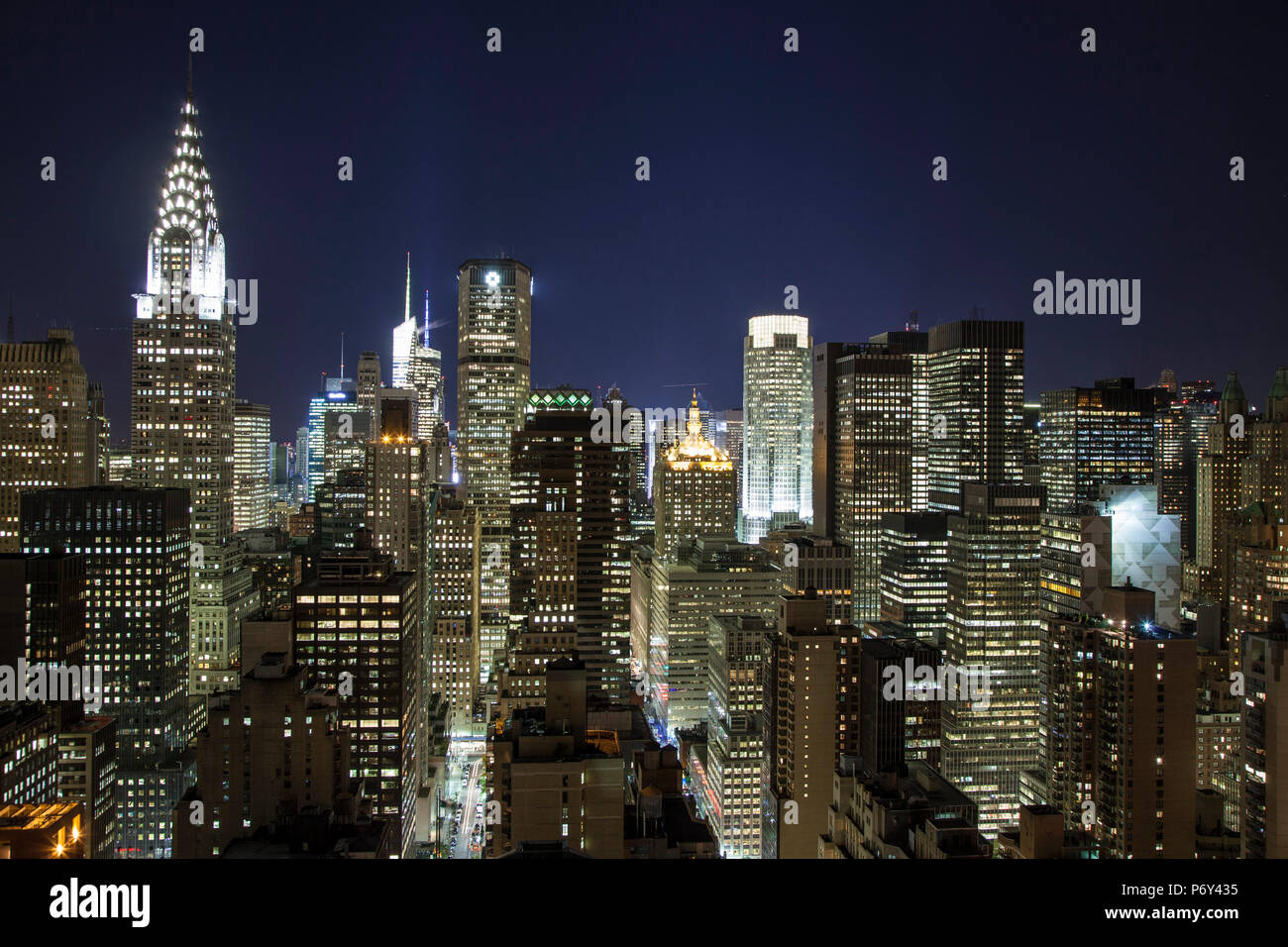 Die Skyline von Midtown mit Chrysler Building und das Empire State Building, Manhattan, New York City, USA Stockfoto