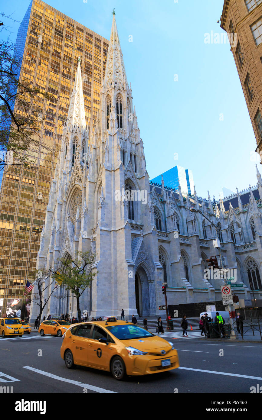 USA, New York, New York, Manhattan, Rockefeller Center, St. Patricks Cathedral Stockfoto