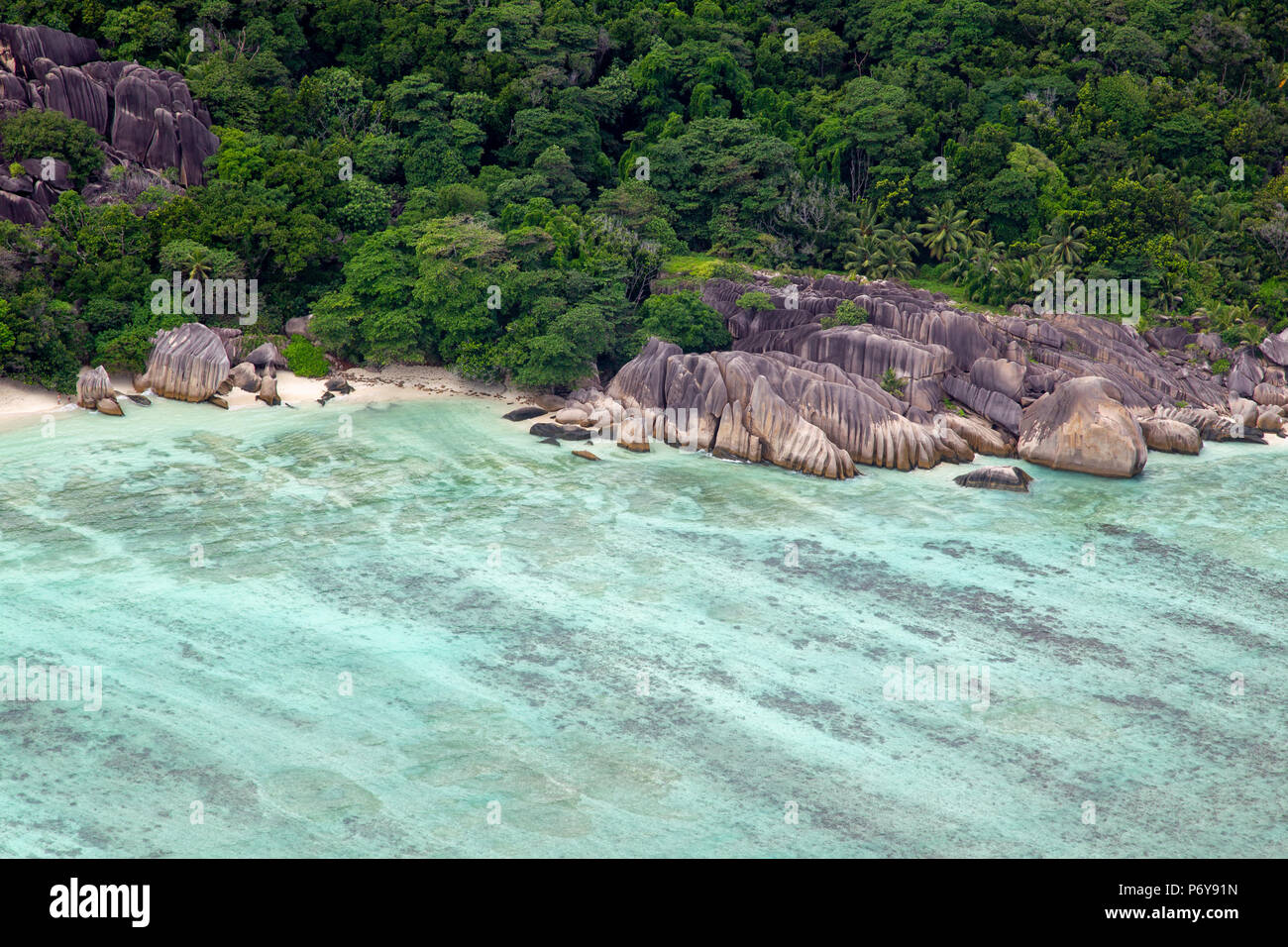 Luftaufnahme von der Anse Source D'Argent auf La Digue, Seychellen im Indischen Ozean. Stockfoto