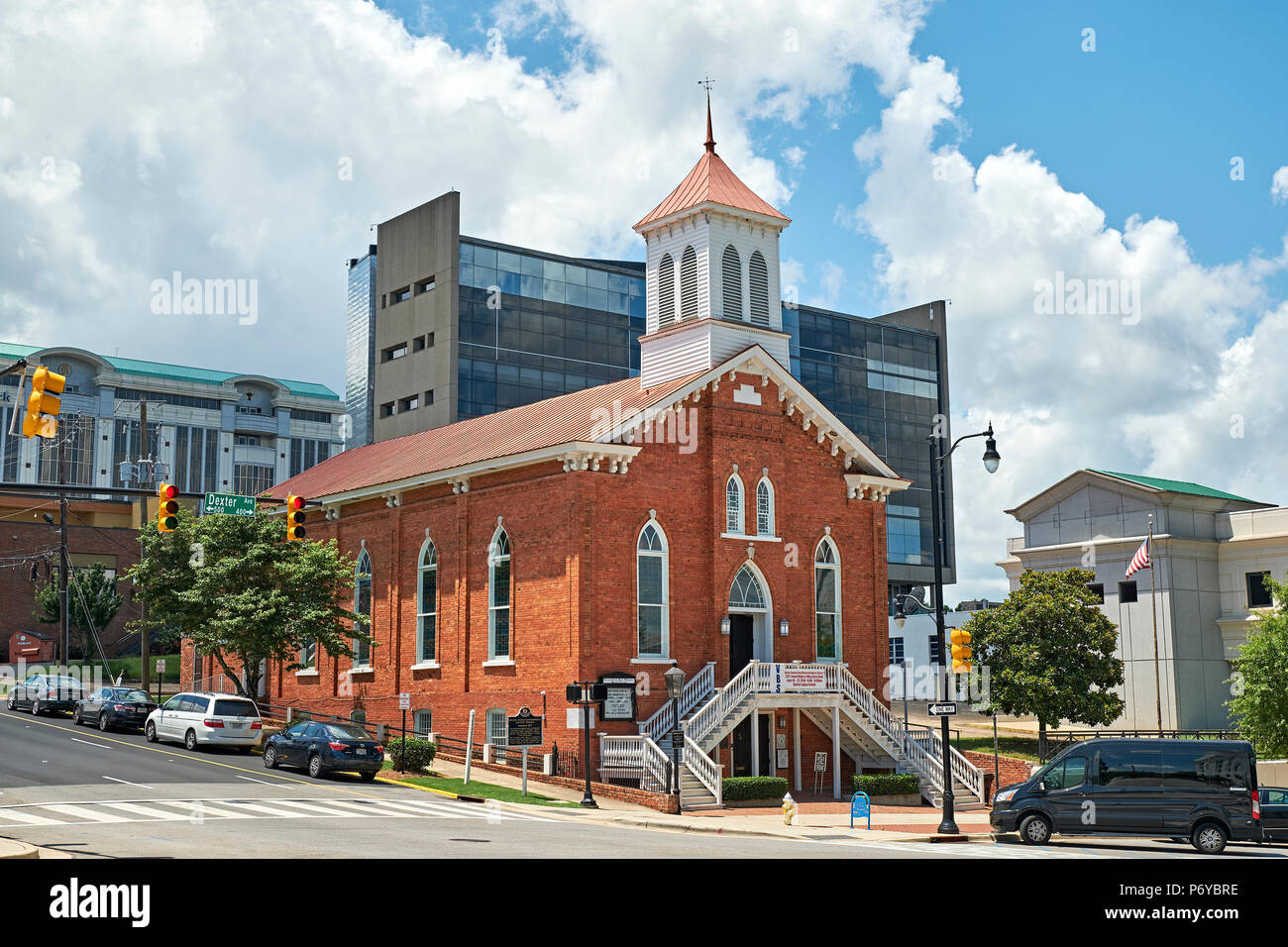Vordere äußere der Dexter Avenue King Memorial Baptist Church, wo Martin Luther King Jr. predigte in Montgomery, Alabama, USA. Stockfoto
