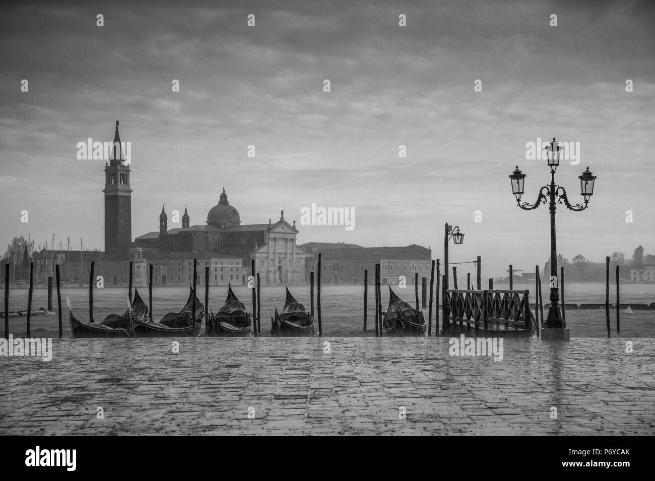 Die Piazza San Marco auf der Suche nach San Giorgio Maggiore, Venedig, Italien Stockfoto