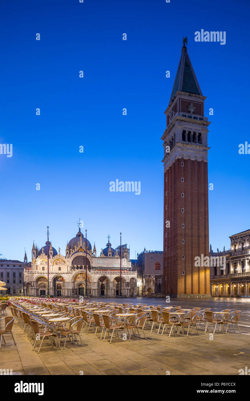 Campanile, Markusplatz (Piazza San Marco), Venedig, Italien Stockfoto