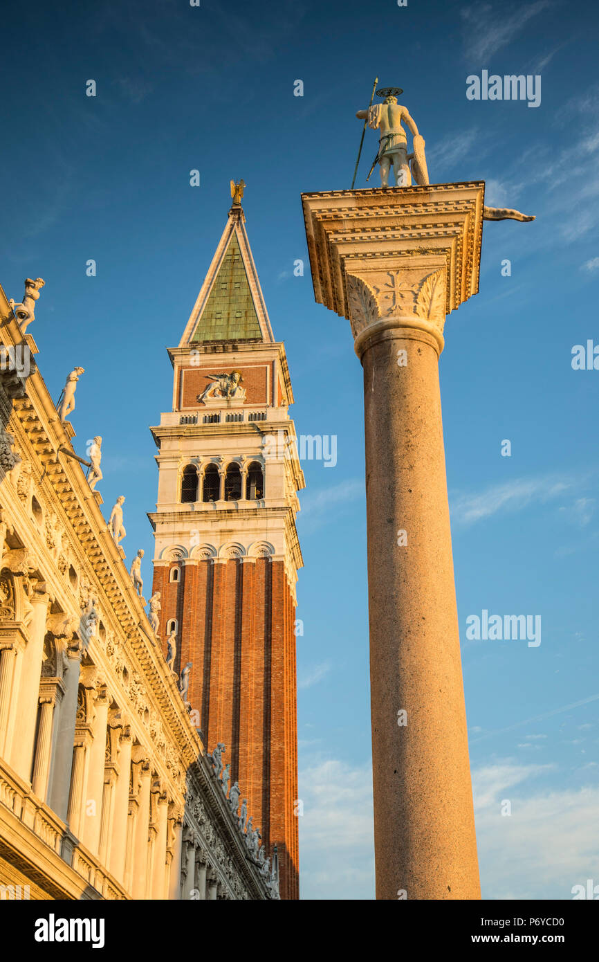 Campanile, Markusplatz (Piazza San Marco), Venedig, Italien Stockfoto