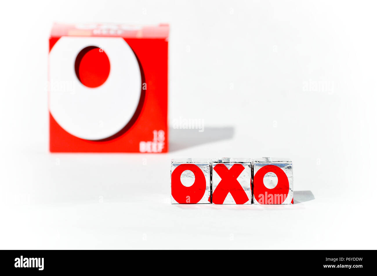 OXO mit einem Kasten Stockfoto