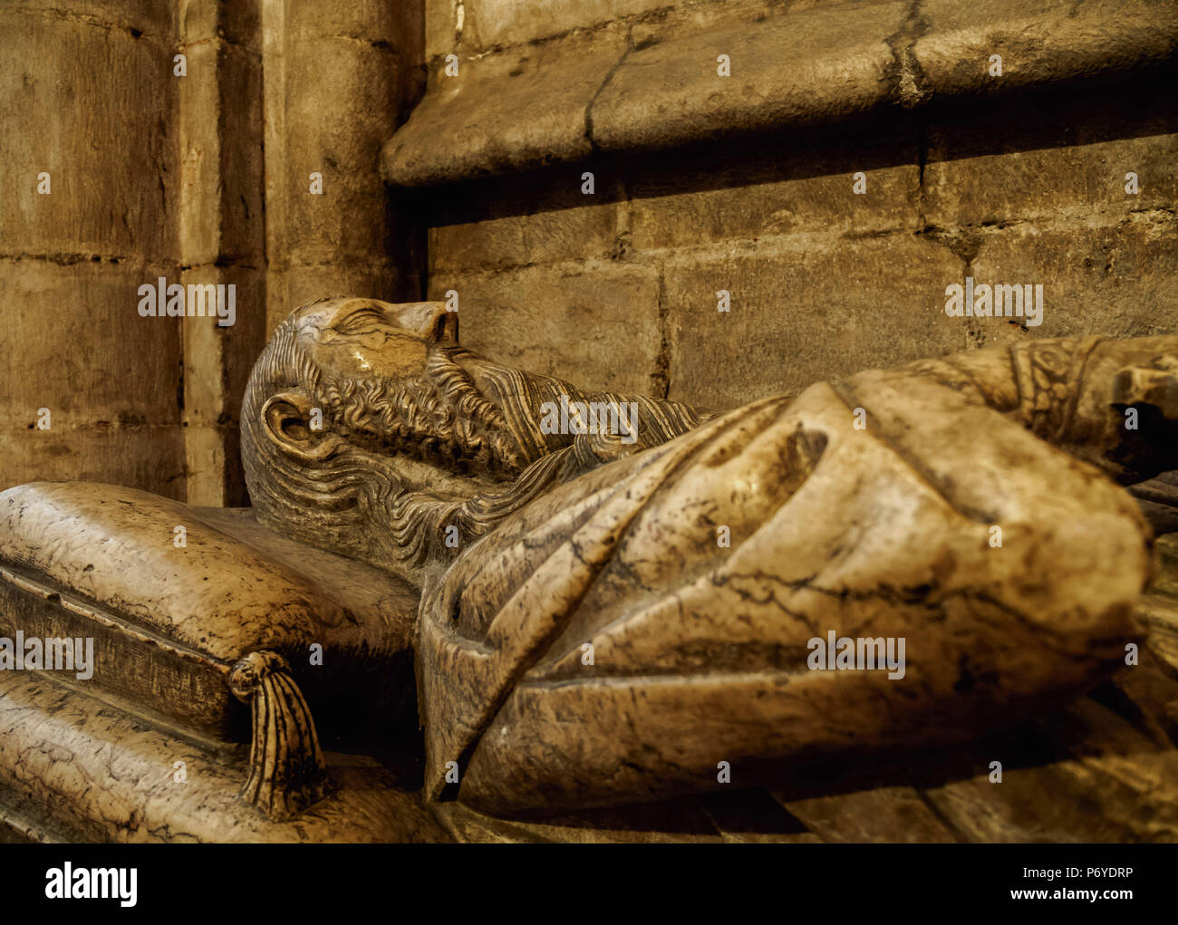 Portugal, Lissabon, Se Kathedrale ambulante gotisches Grab des Ritter Lopo Fernandes Pacheco. Stockfoto