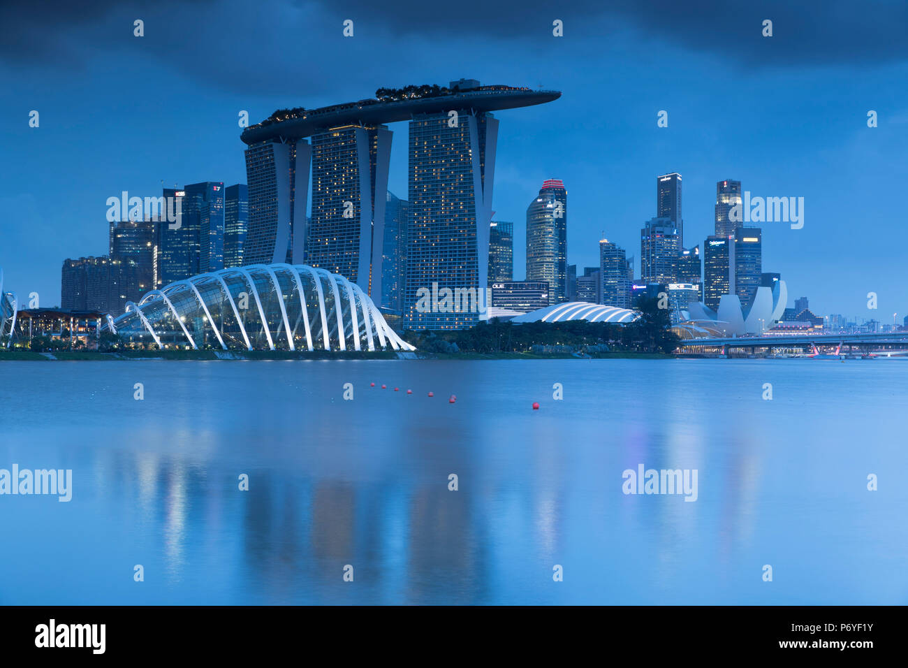 Marina Bay Sands Hotel und die Gärten an der Bucht, Singapur Stockfoto
