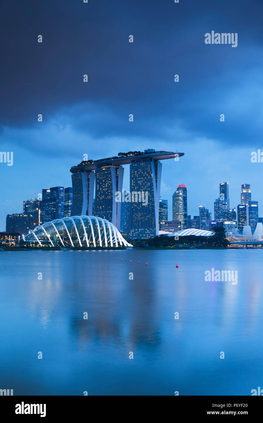 Marina Bay Sands Hotel und die Gärten an der Bucht, Singapur Stockfoto