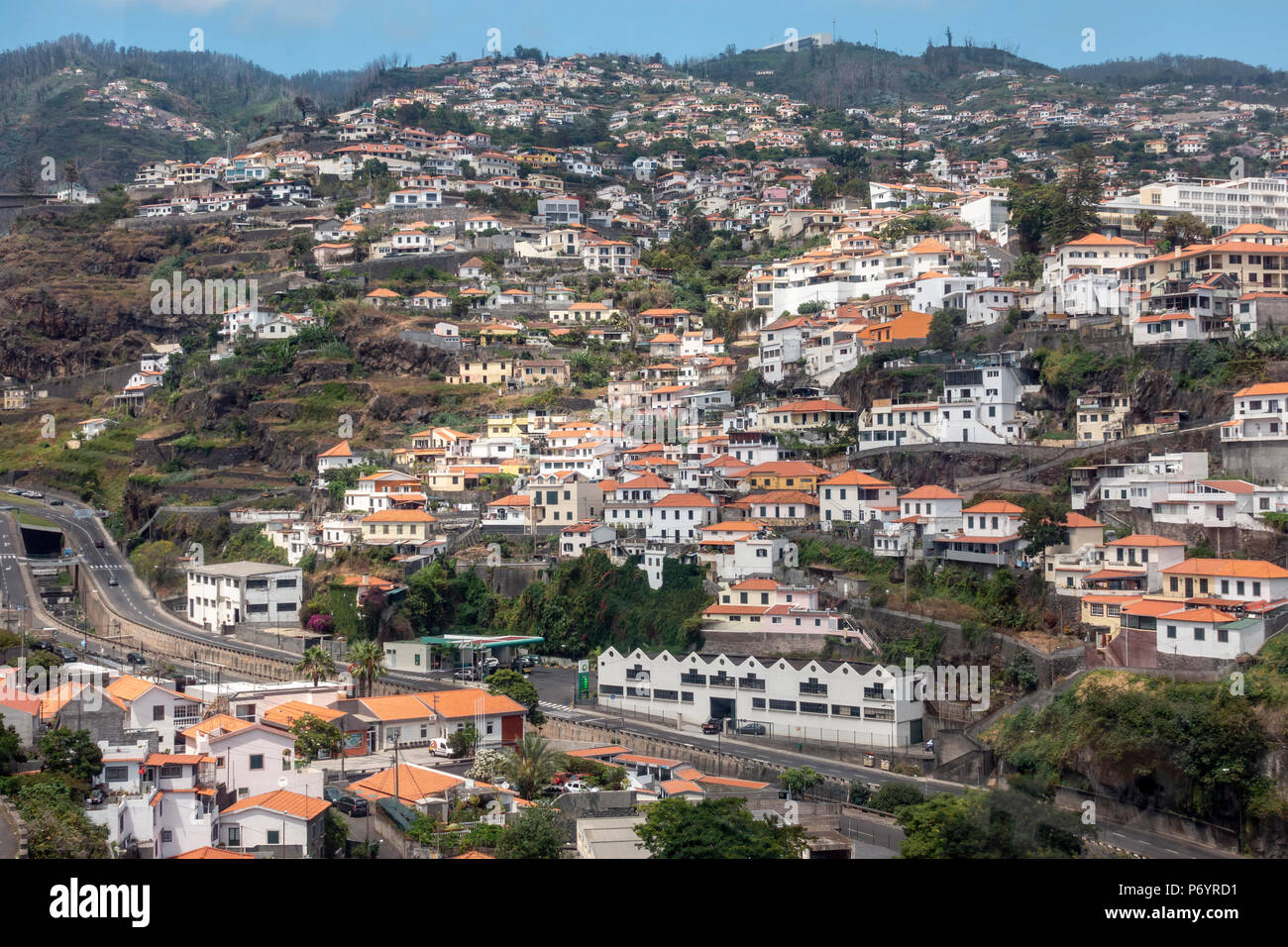 Blick von der Seilbahn Teleferico in Funchal auf Madeira Stockfoto