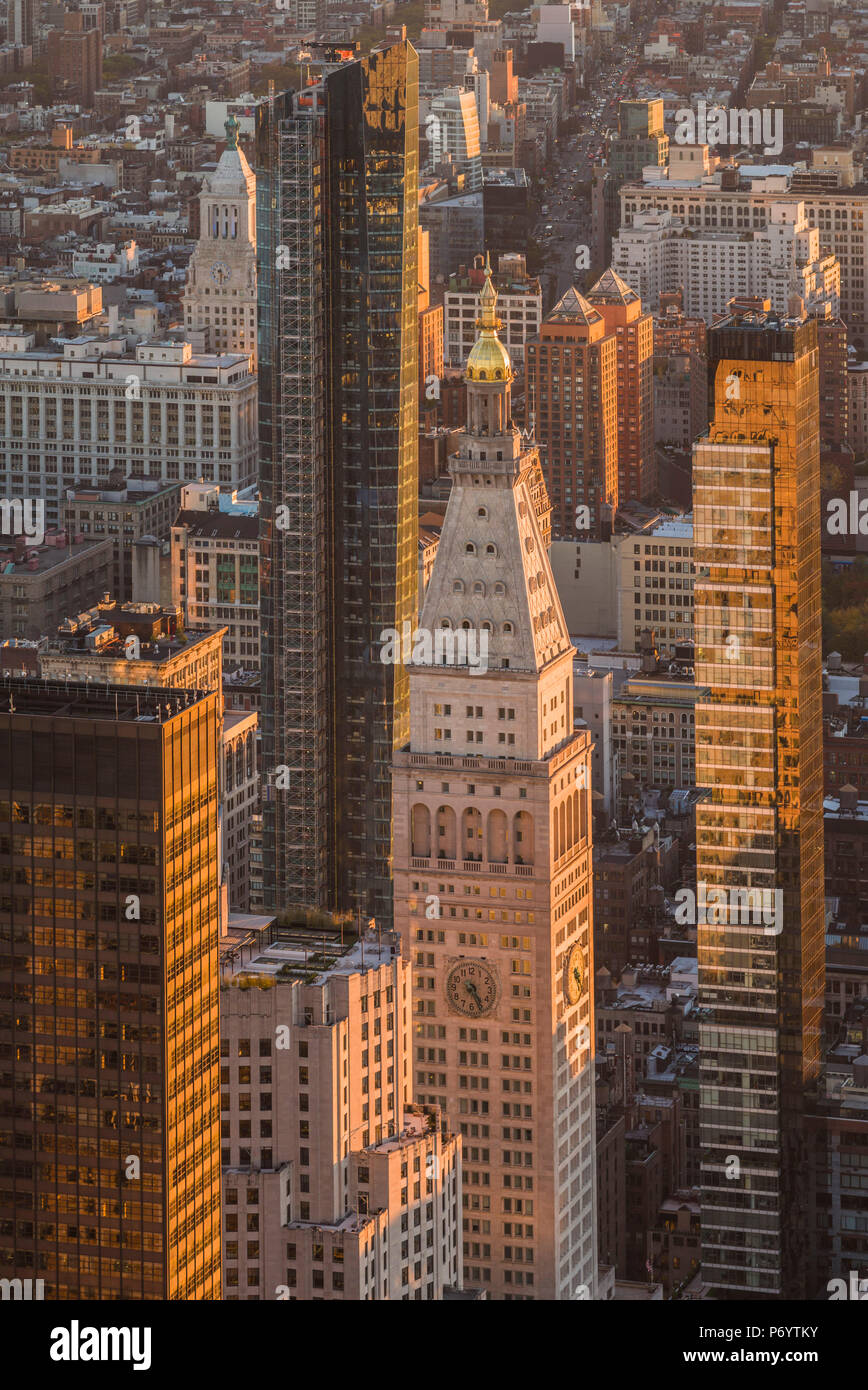 USA, New York, New York City, Midtown Manhattan, erhöhten Blick auf Midtown Manhattan, Dämmerung Stockfoto
