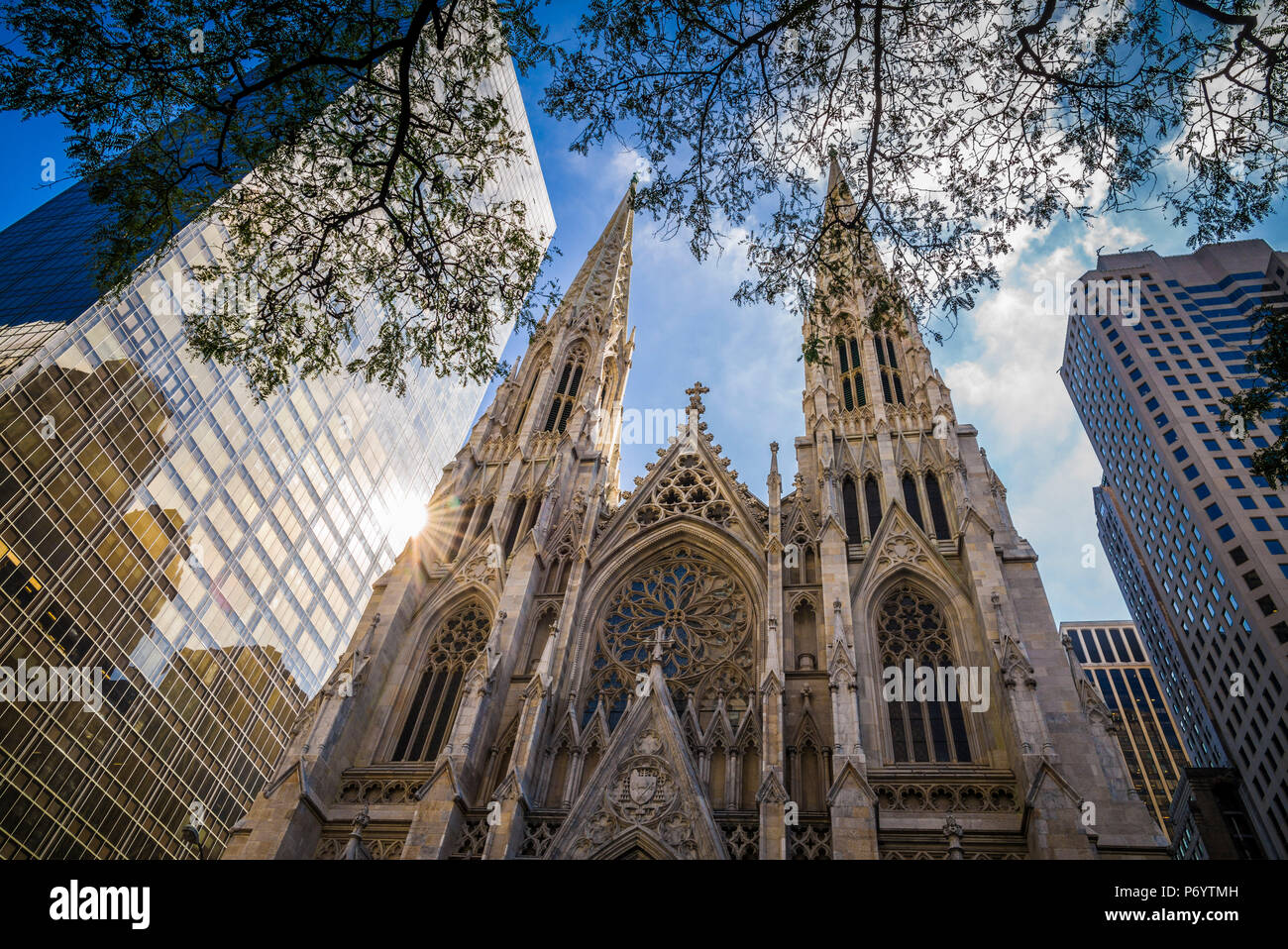 USA, New York, New York City, Midtown Manhattan, St. Patricks Cathedral, außen Stockfoto