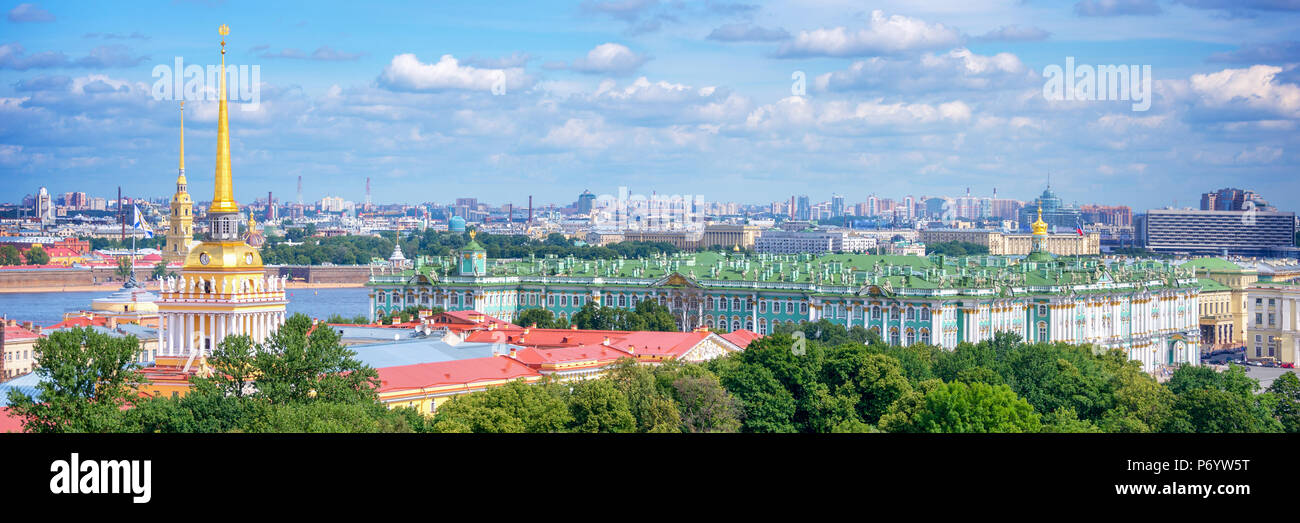 Antenne Panoramablick auf Admiralty Turm und Eremitage, St. Petersburg, Russland Stockfoto