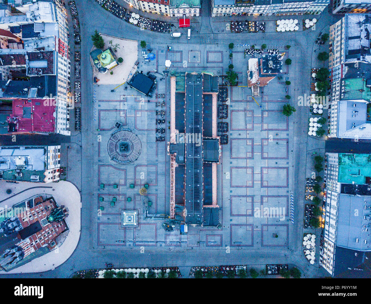 Hauptplatz in Krakau und der Marienkirche Stockfoto