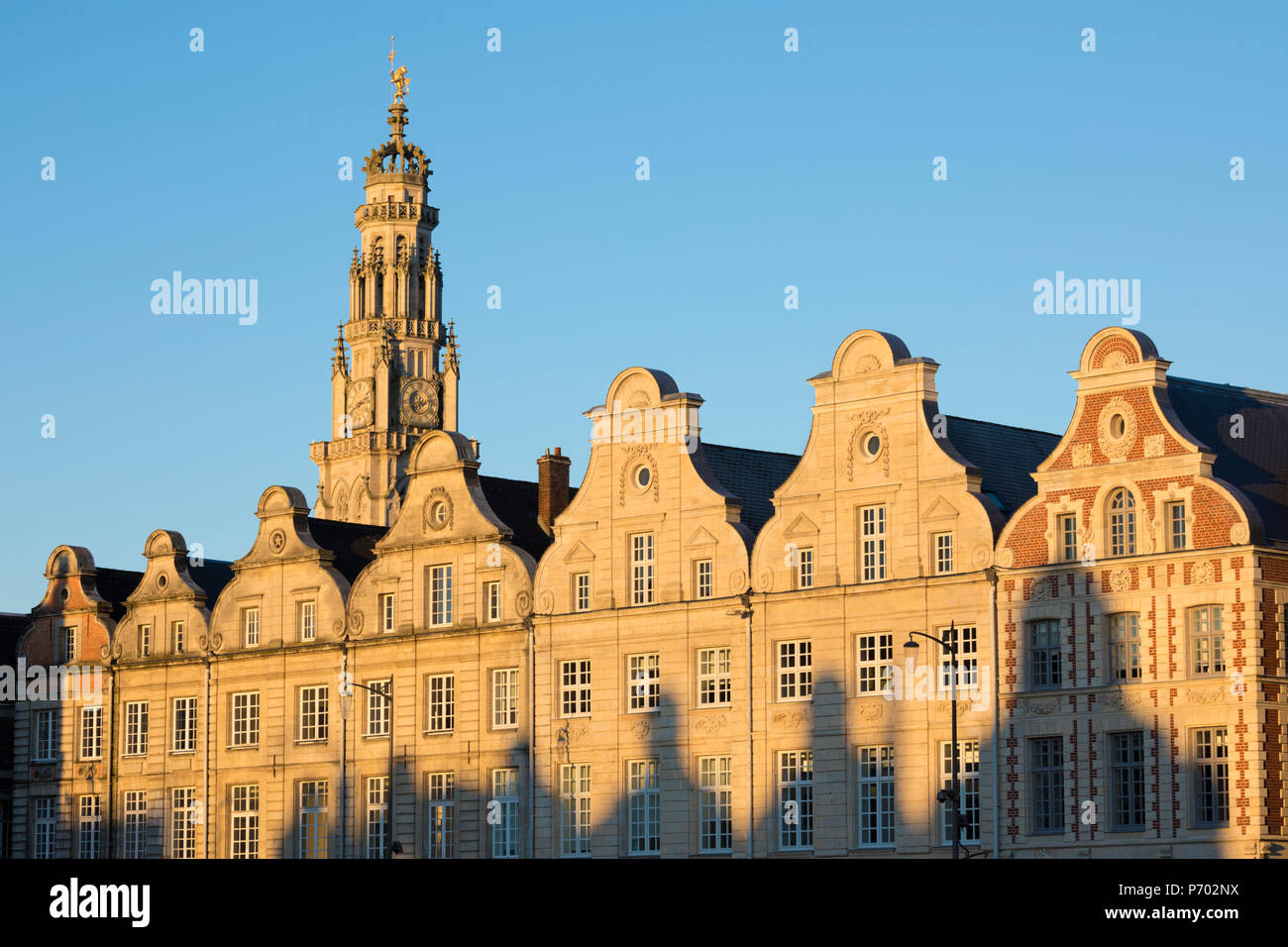 Flämischen Stil Fassaden auf der Grand Place, Arras, Pas-de-Calais, Ile-de-France, Frankreich, Europa Stockfoto