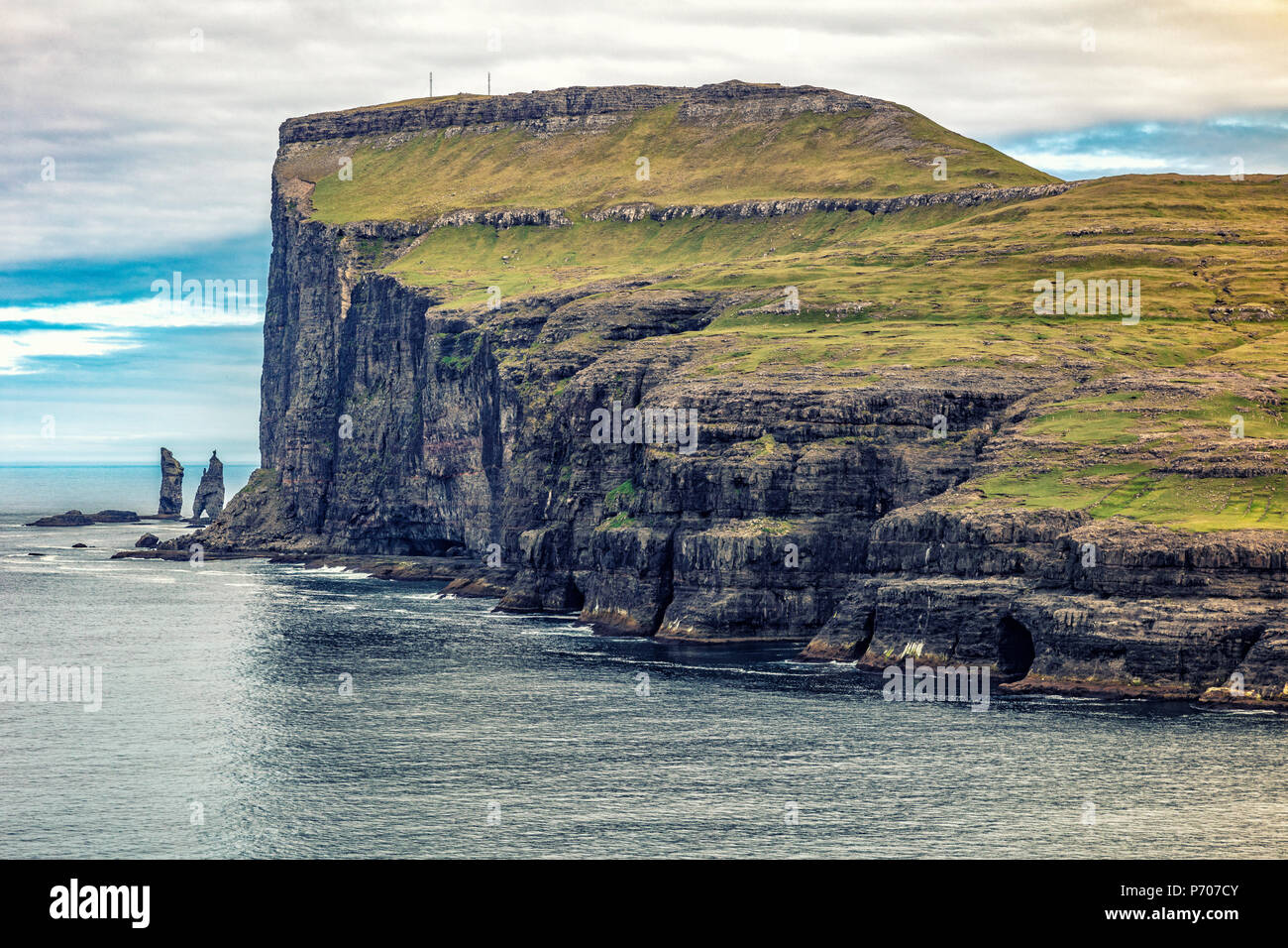 Cliff View in Färöer Inseln Stockfoto