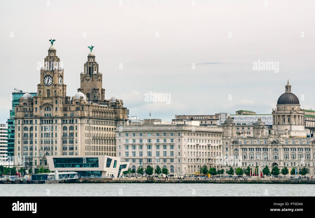 Die drei Grazien, Edwardian Barockstil Hafen von Liverpool Gebäude, Cunard Building und Royal Liver Building, Pier Head, Liverpool, England, UK Stockfoto