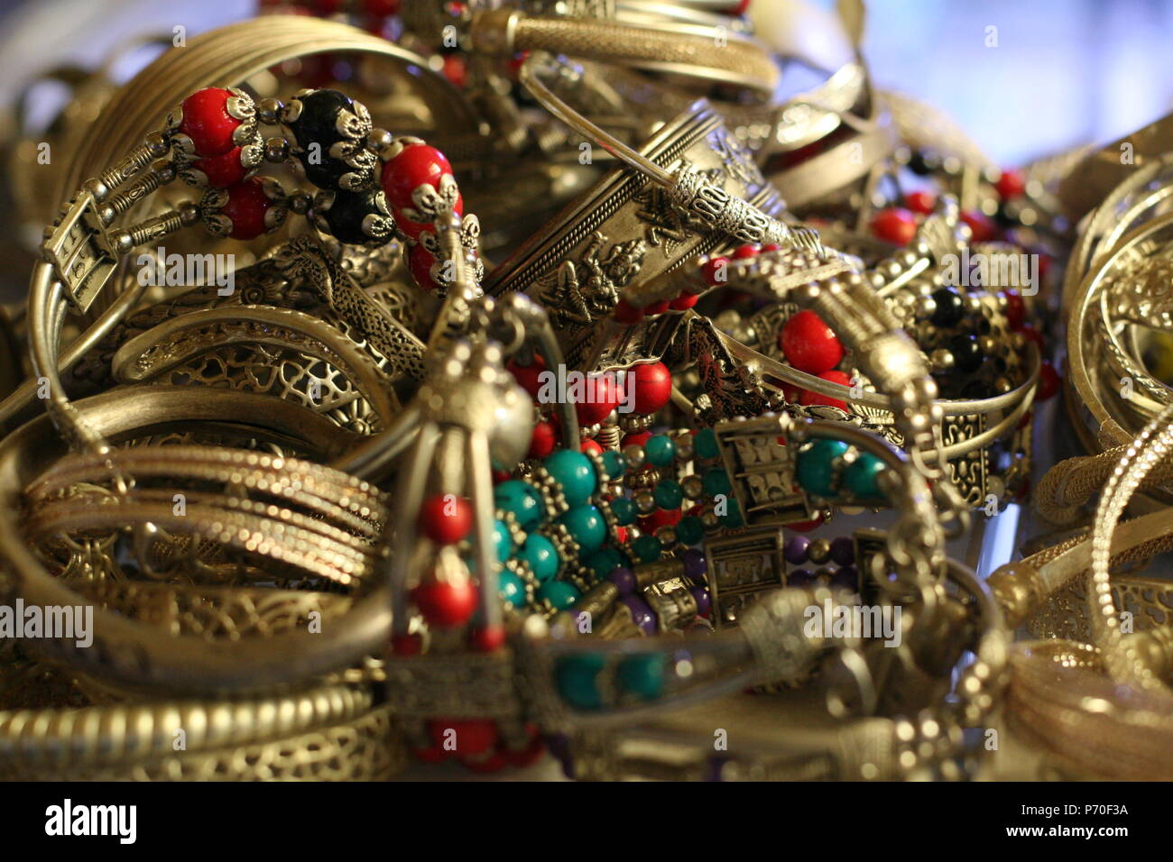 Armbänder und Armreifen Central Market in Phnom Penh in Kambodscha Stockfoto