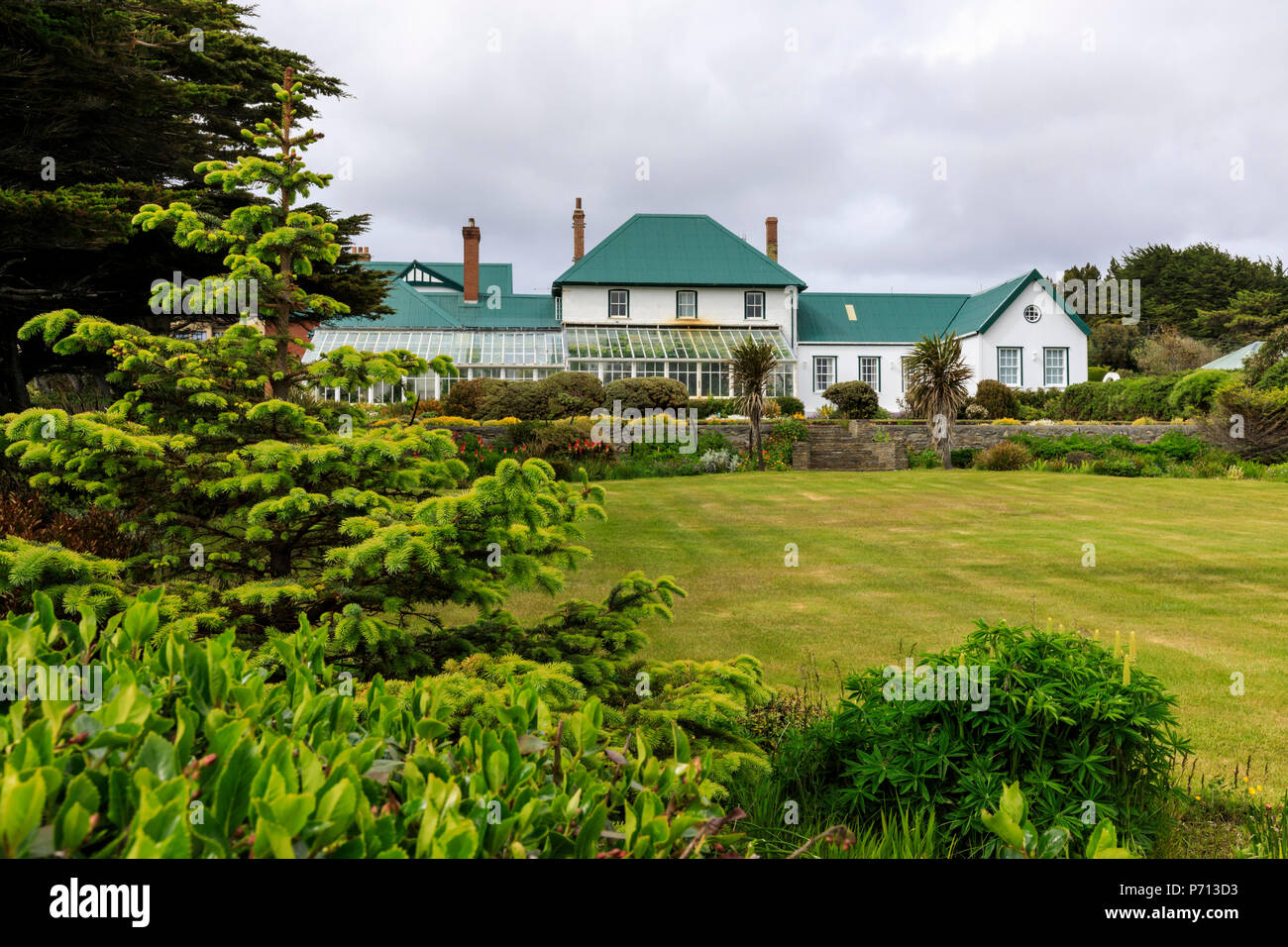 Das Government House, 1845, Wintergarten, grünen Dach, wunderschöne Anlage, Stanley, Port Stanley, Falkland Inseln, Südamerika Stockfoto