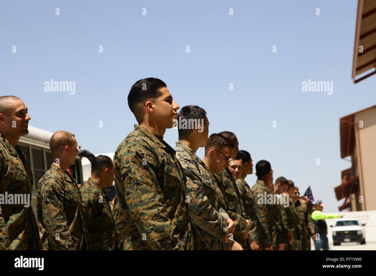 Us-Marines zu Marine Attack Squadron (VMA) 311 Zurück zum Marine Corps Air Station Yuma, Ariz., nach ihrer Bereitstellung mit dem 11 Marine Expeditionary Unit am Donnerstag, 11. Mai 2017 vergeben. Die 11 MEU begann Mitte Oktober 2016 an Bord der Makin Island amphibischen bereit, neben der Streitkräfte aus fremden Nationen ausgebildet und unterstützt Aktivitäten in der ganzen westlichen Pazifik, im Nahen Osten und am Horn von Afrika. Stockfoto