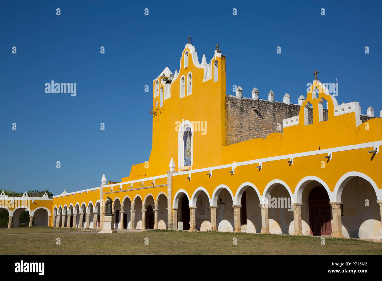 Kloster von San Antonio de Padua, Abgeschlossen 1561, Izamal, Yucatan, Mexiko, Nordamerika Stockfoto
