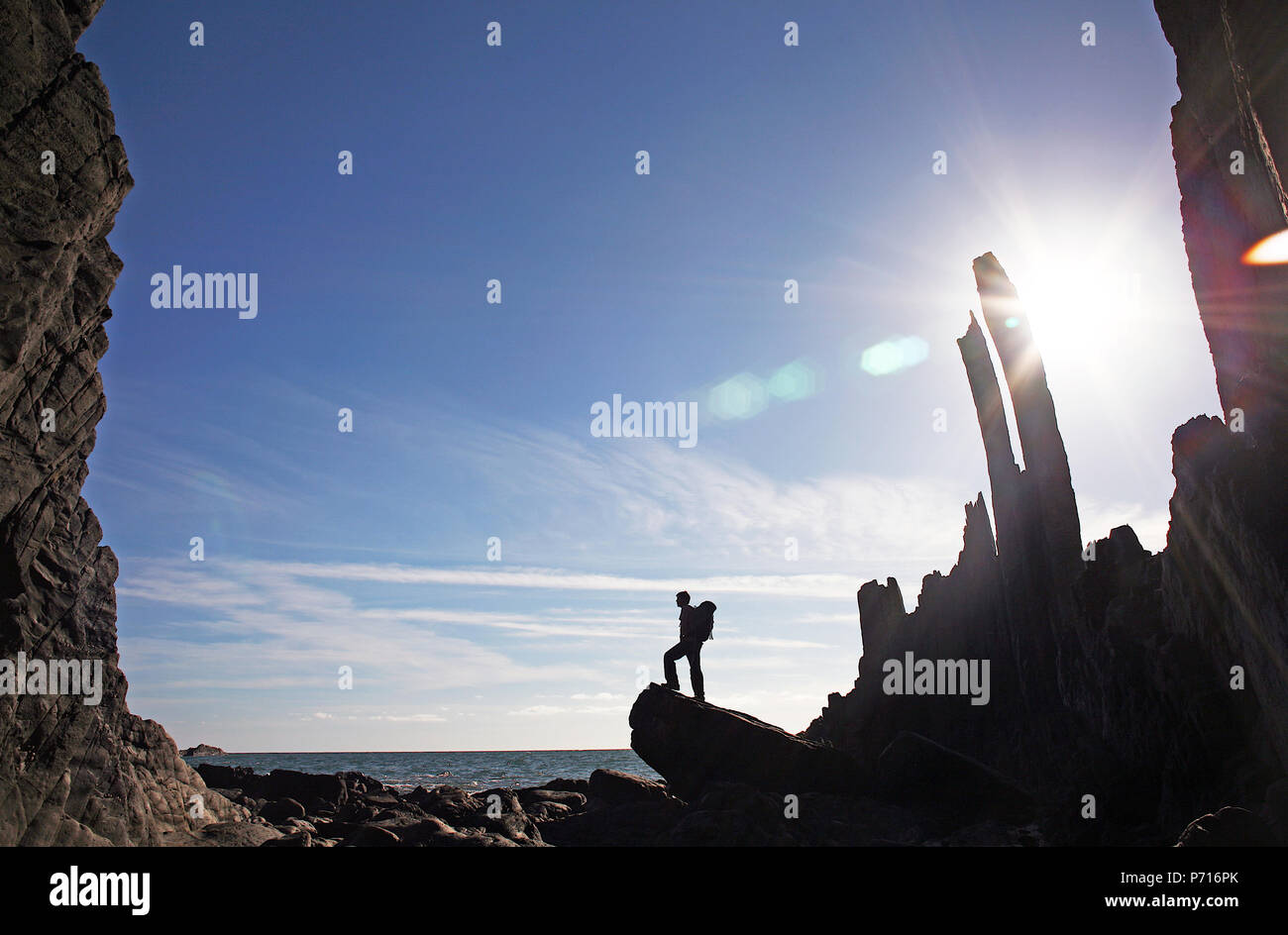 Wanderer auf einen Sommerabend, Hartland Quay, Devon, England, Vereinigtes Königreich, Europa Stockfoto