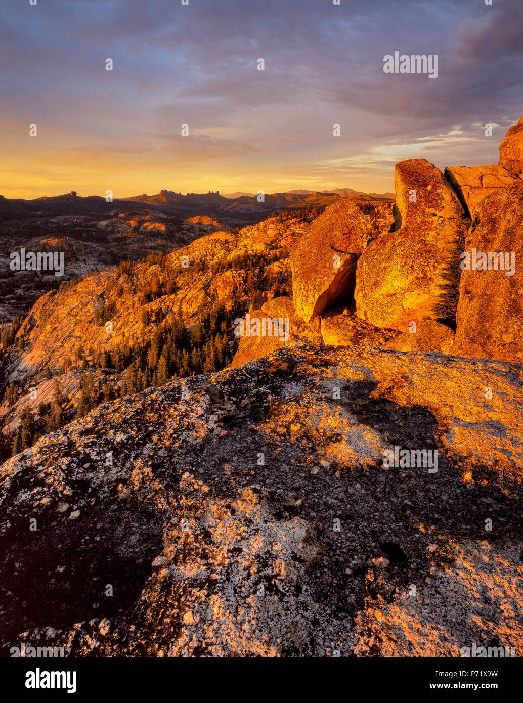 Sonnenuntergang, Burst Felsformation, Emigrant Wilderness, Stanislaus National Forest, Sierra Nevada, Kalifornien Stockfoto
