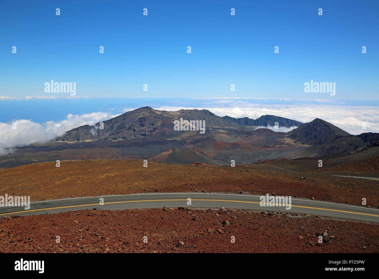 Straße über Haleakala Krater, Maui, Hawaii Stockfoto