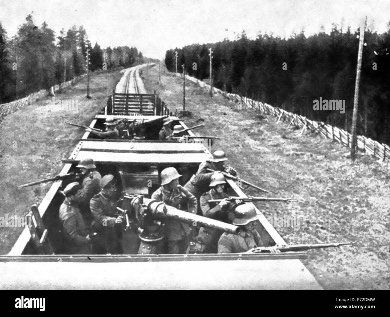Deutsch: Deutsche Soldaten der Ostsee-Division in einem Panzerzug, einer Bahnstrecke bei Lahti, Finnland im April 1918. 7 Mai 2016, 17:02:13 10 In Finnland 30 Spitzwimpel Stockfoto