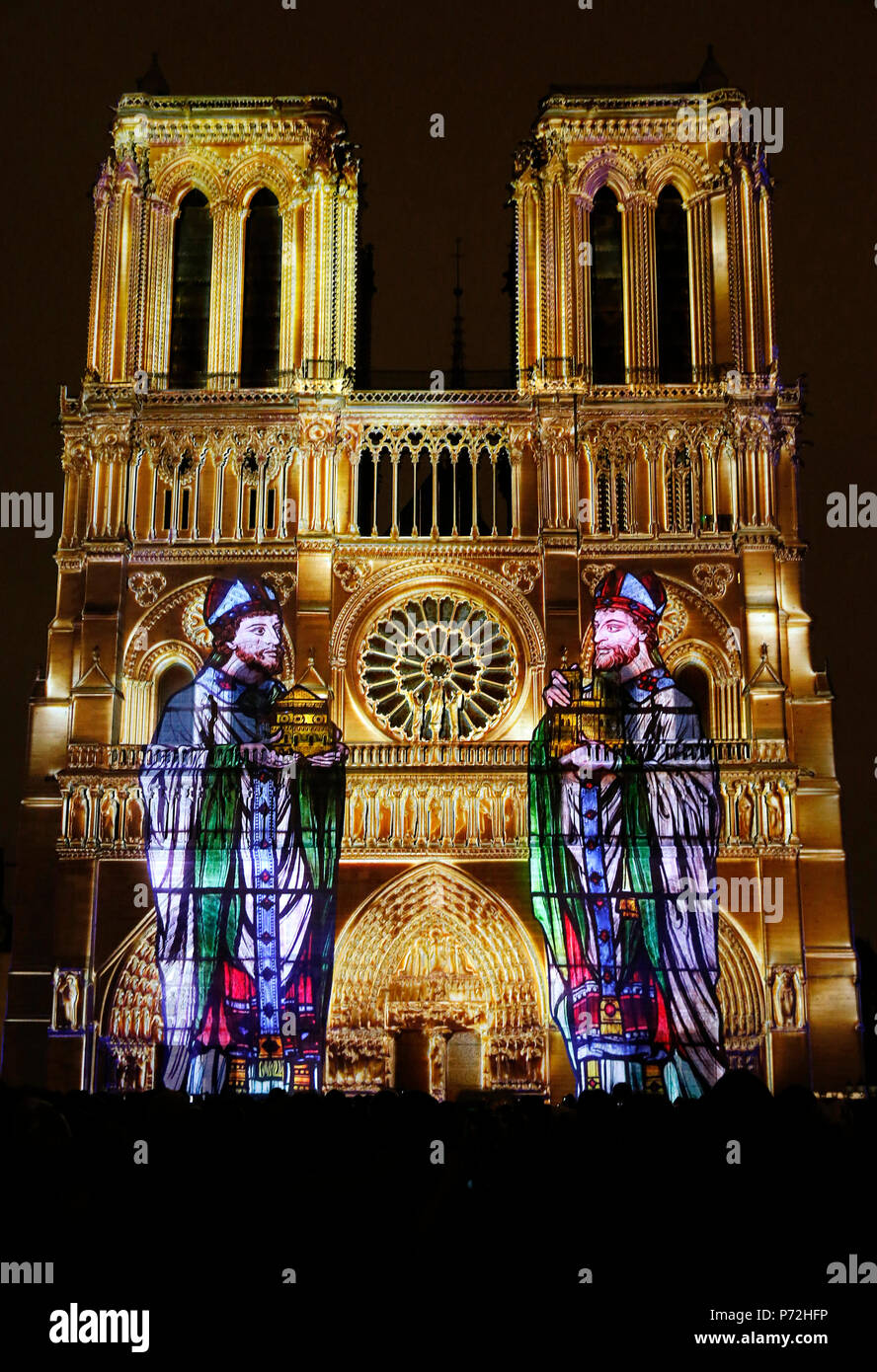 Ton- und Licht Show am Notre Dame de Paris Kathedrale, Weltkulturerbe der UNESCO, Paris, Frankreich, Europa Stockfoto