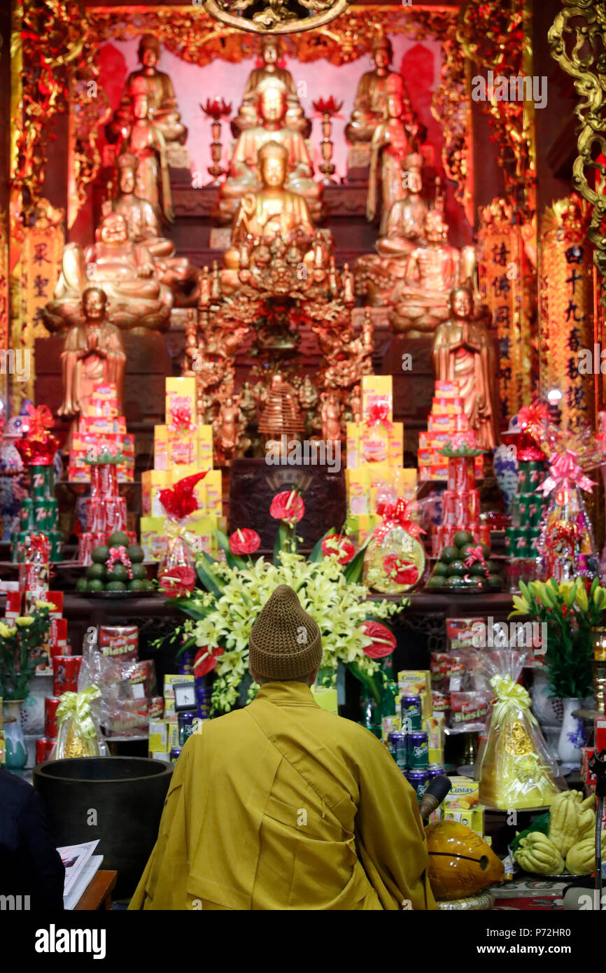 Buddhistische Zeremonie, Chua Thanh buddhistischen Tempel, Lang Son, Vietnam, Indochina, Südostasien, Asien Stockfoto