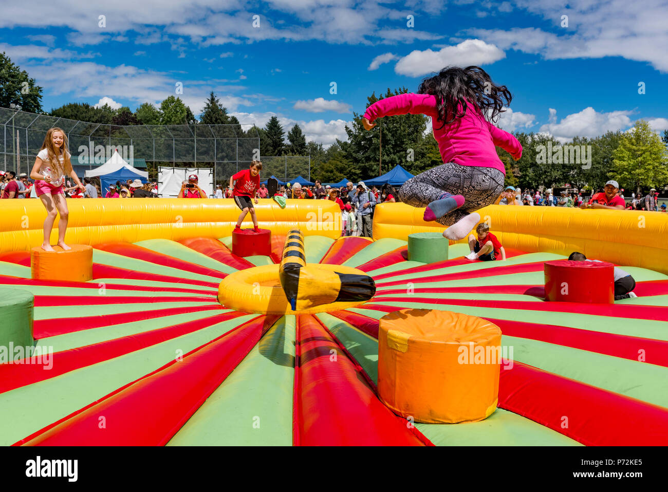 Die aufblasbaren springen Spiel, Kanada Tag, Dorf Steveston, Richmond, British Columbia, Kanada abwischen. Stockfoto