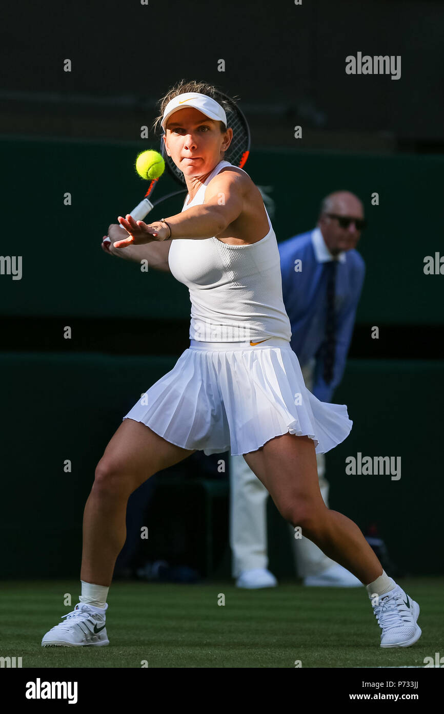 London, Großbritannien. 3. Juli 2018. Simona Halep (ROU) Tennis: Simona Halep in Rumänien in singles erste Runde der Frauen Match des Wimbledon Lawn Tennis Championships gegen Kurumi Nara Japans in der All England Lawn Tennis und Croquet Club in London, England. Quelle: LBA/Alamy leben Nachrichten Stockfoto